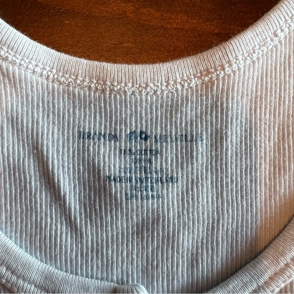 Brandy Melville cropped button tank xsmall - Picture 2 of 3